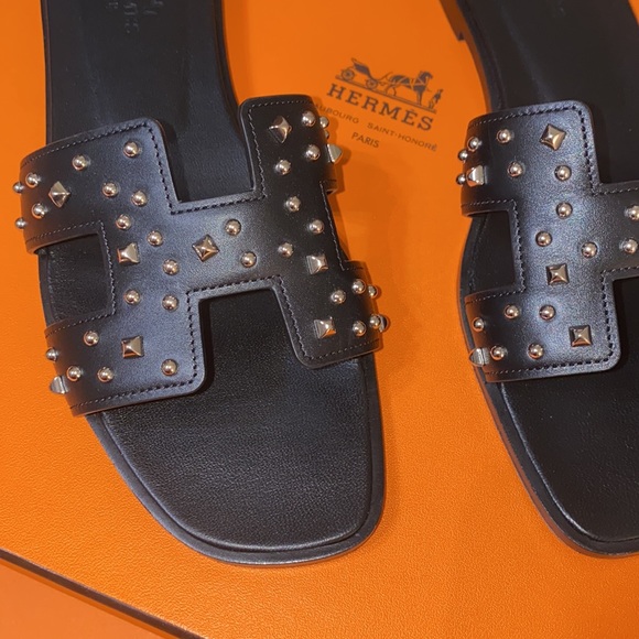 AUTHENTIC HERMÈS ORAN SANDALS - Picture 6 of 16